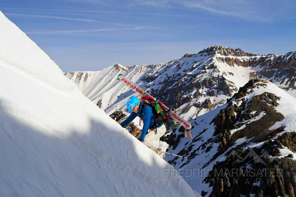 Brandyn-Roark-Gray-climbing